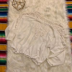 Ya Los Angeles Semi Sheer & crochet Ivory Dolman Top Women’s Large